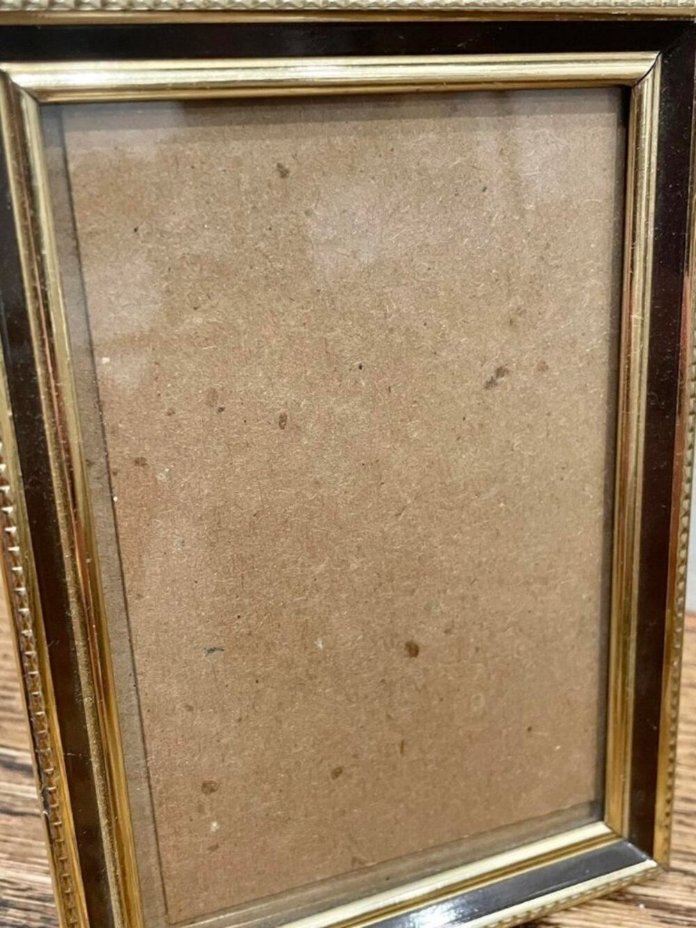 Cute Vintage 3.5x5” Brass Tone Picture Frame Gold Standing